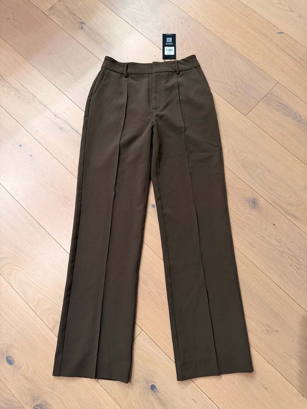 Cuts Women's Muse Pant in Dark Brown